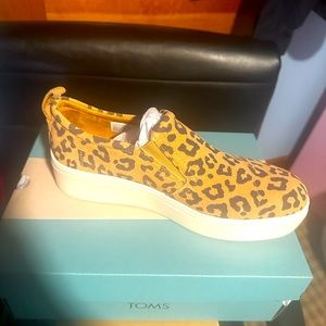 Toms Doe Leopard Printed Suede Tristan Sneaker.